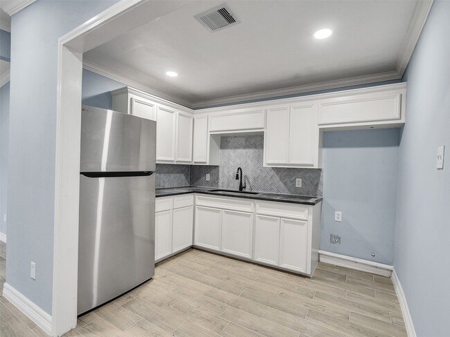 Building Photo - 4418 Dacca Dr