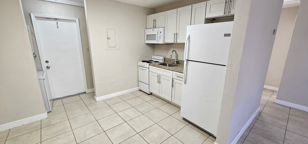 Building Photo - 2860 NW 15th St