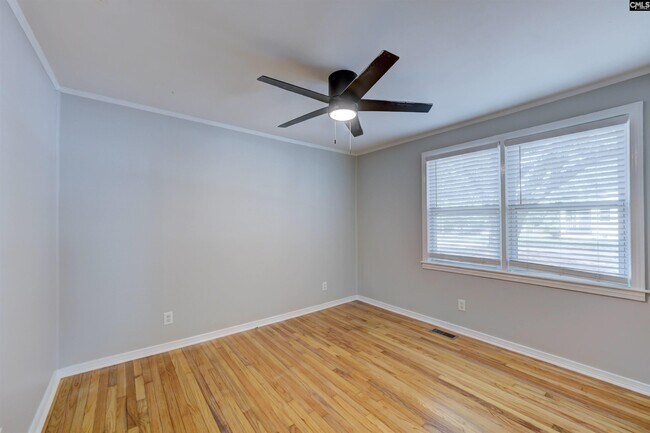 Building Photo - 322 S Kilbourne Rd