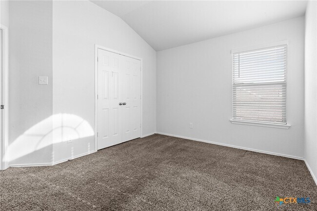 Building Photo - 309 Paddock Ln