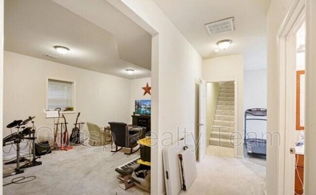 Building Photo - 12326 Willow Woods Dr