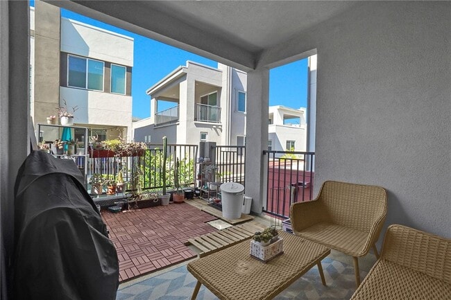 Building Photo - 140 Allusion