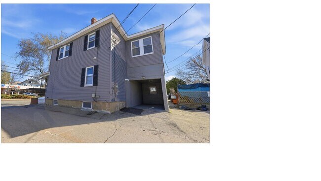 Building Photo - Single-Family House