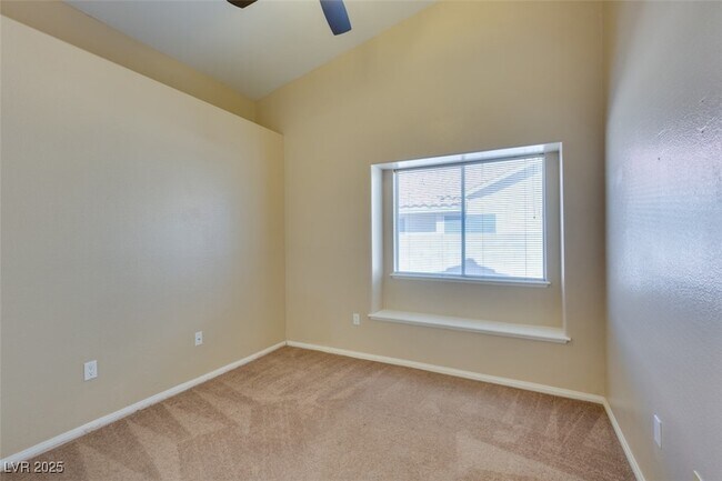 Building Photo - 1744 Knotty Pine