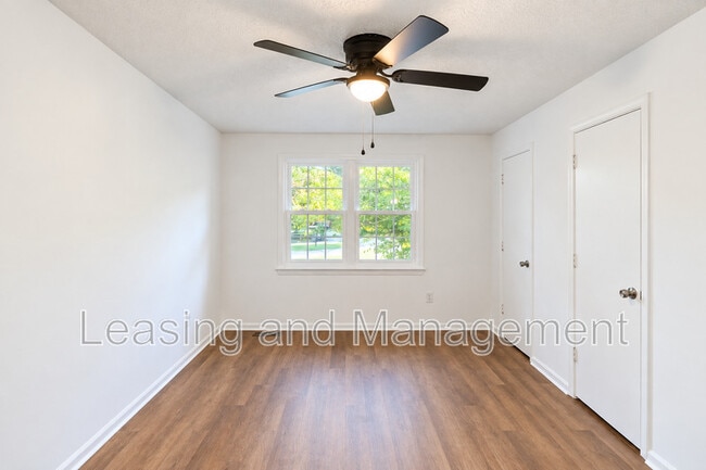 Building Photo - 907 Royal Tern Ln