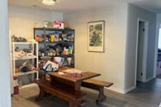 Building Photo - Female Housing Available in Saratoga Springs - Regular Room & Basement Suite!