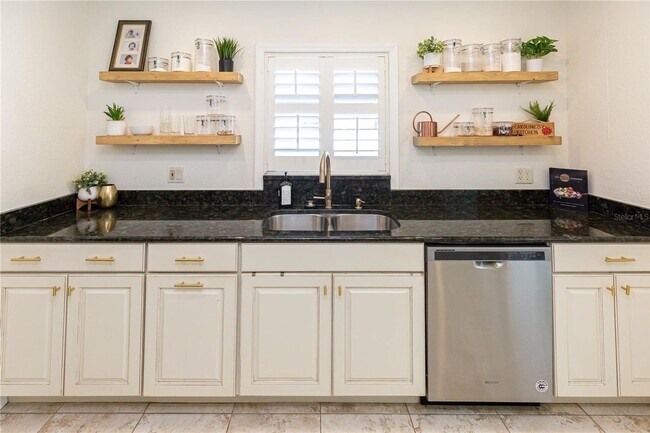 Building Photo - Adorable Winter Park Bungalow