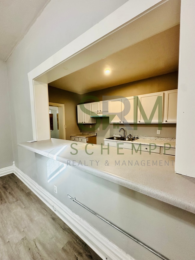 Building Photo - 2 Bedroom Single-Family Home in the Portland Area. Section 8 welcome!