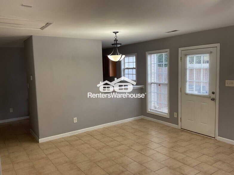 Building Photo - 9619 Littleleaf Dr