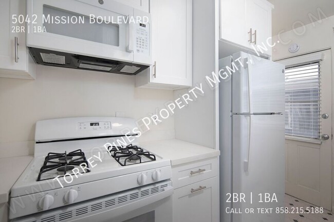 Building Photo - *OPEN HOUSE: 11/30 3-4PM*  Perfectly Locat...