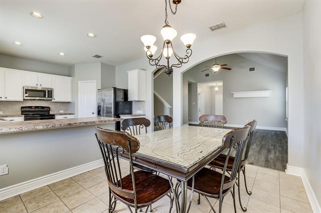 Building Photo - 1229 Artesia Dr