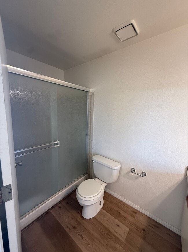 Building Photo - 2 Bedroom 2 Bathroom