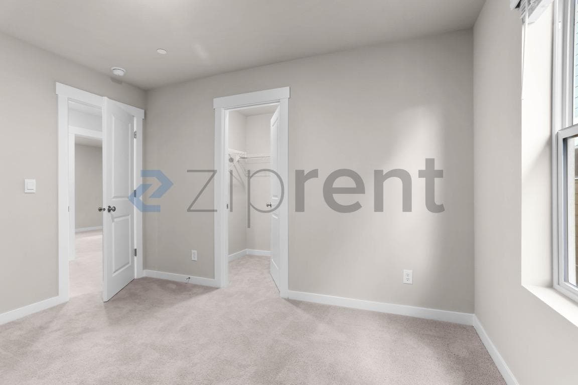 Building Photo - 18823 111th Ave E