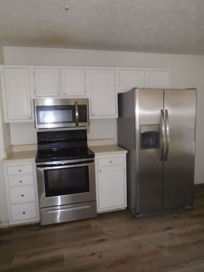 Building Photo - Beaver Creek South