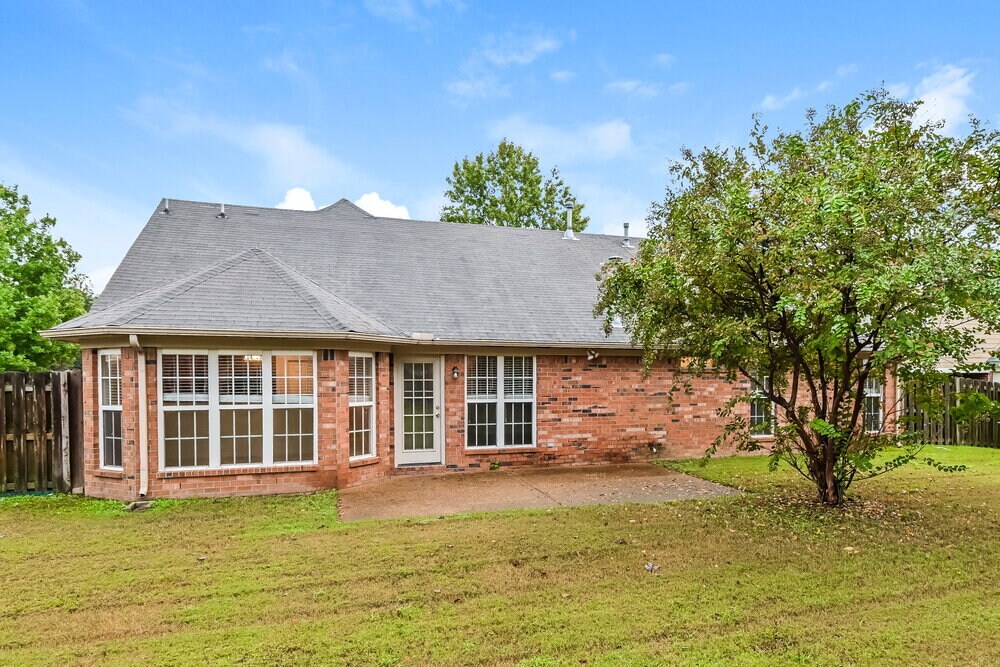 Building Photo - 5109 Jon Oak Dr