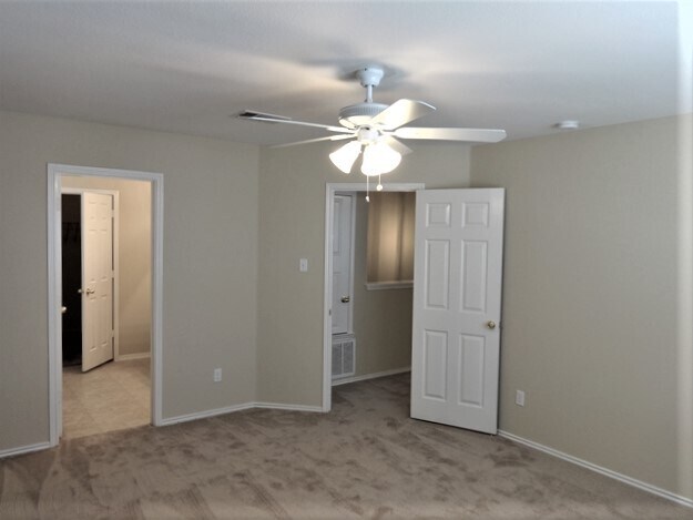 Building Photo - 13329 High Sierra St