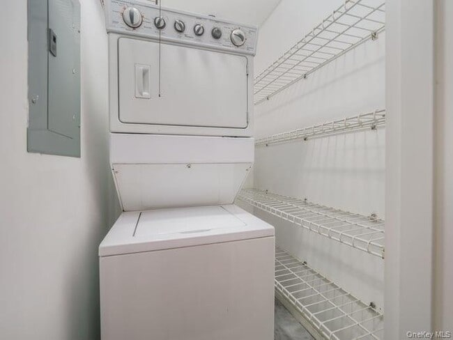 Building Photo - 391 Sierra Vista Ln