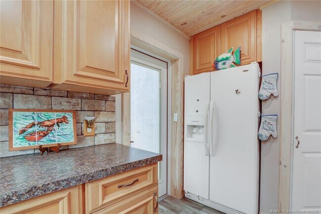 Building Photo - 64 NE Acacia Trail