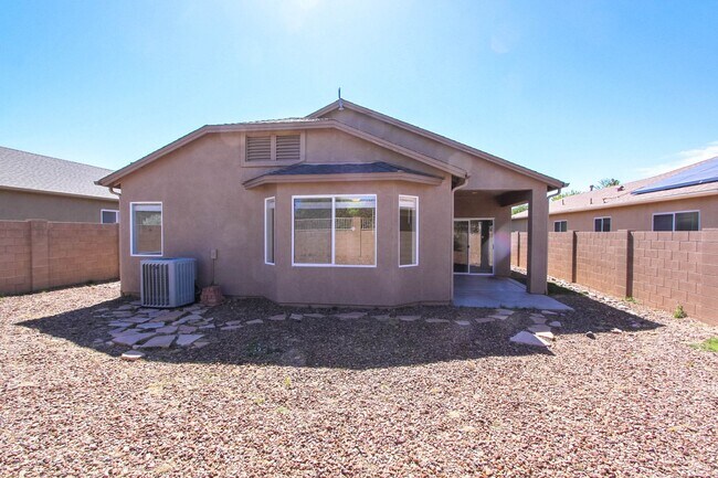 Building Photo - 3 bed 2 bath Pronghorn Ranch Home