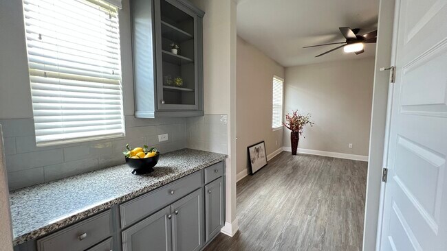 Dry Bar & Pass Thru Butler's Pantry - 3241 Aurelia Ln