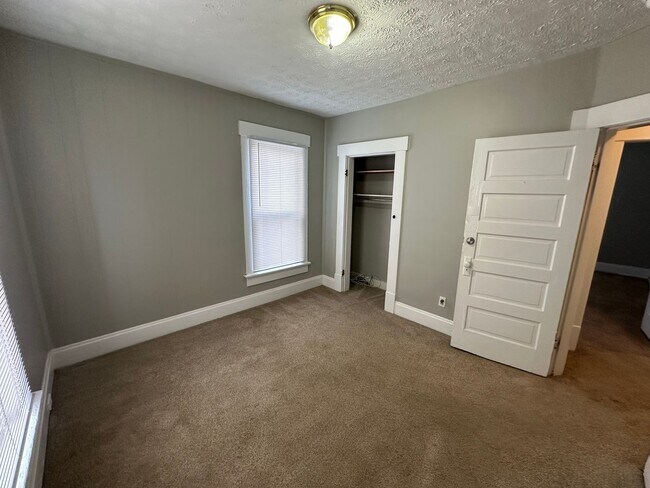 Building Photo - 2154 Tuller St