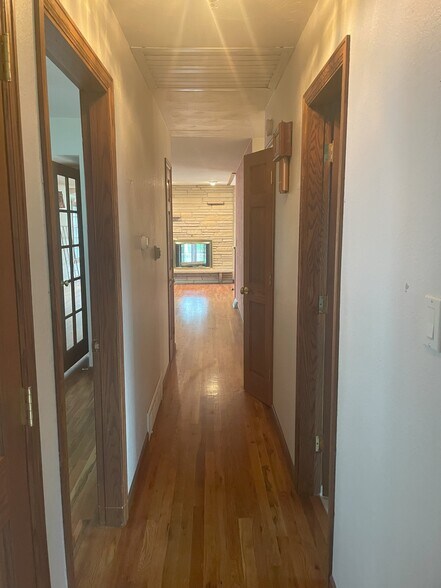Building Photo - 501 Lois Dr
