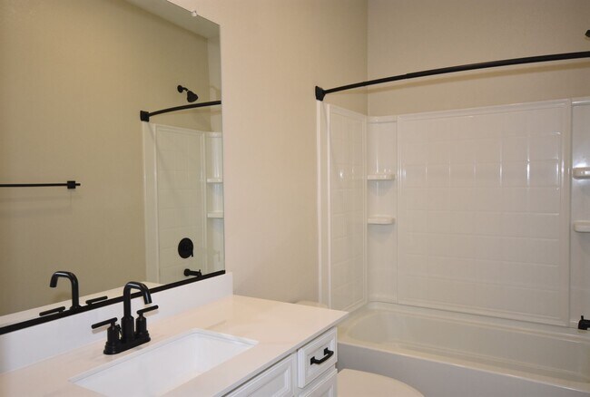 Building Photo - 140 Tortosa Ct