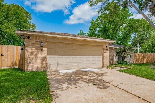 Building Photo - 14330 Templar Ln