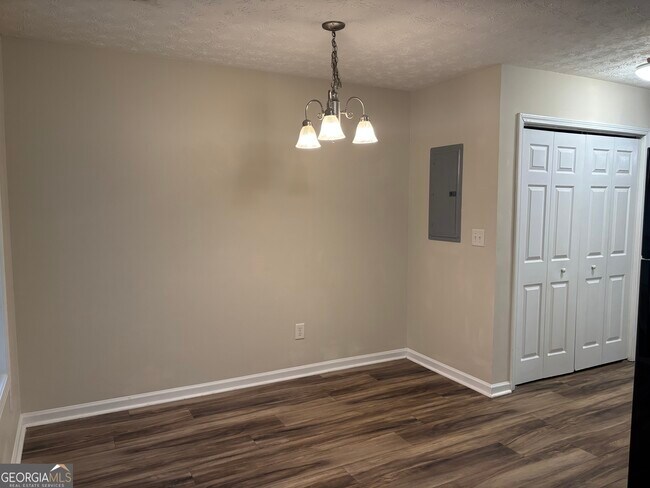 Building Photo - 97 Lily Dr