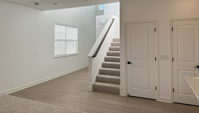 Building Photo - 2154 Tyrone Dr