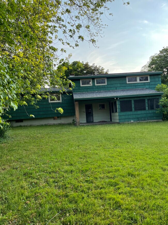 Building Photo - 6 Juniper Ln