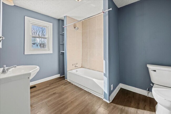 Building Photo - 1752-1752 N Rural St