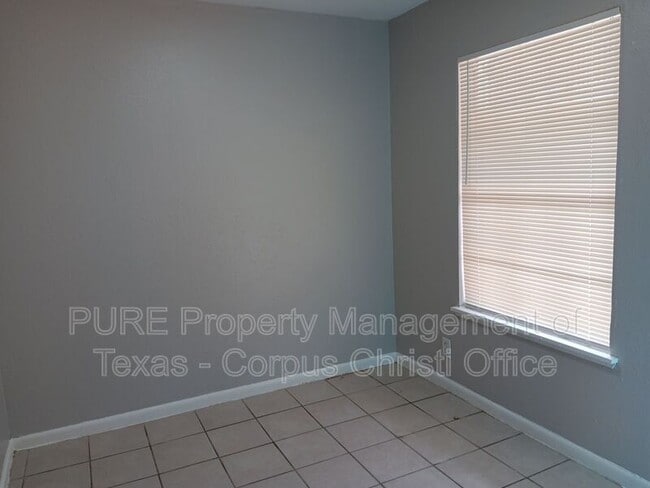 Building Photo - 3535 Cottonwood St