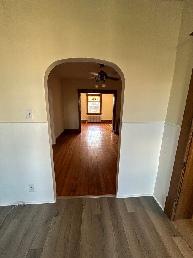 Building Photo - 33 Weber St