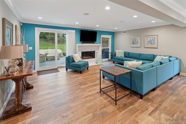 Building Photo - 50 Hubbard Ln