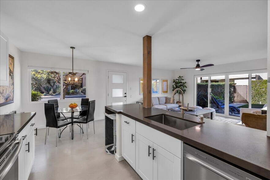 Building Photo - 1111 E Ramon Rd