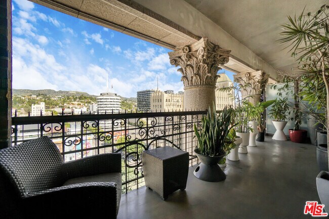 Building Photo - 1645 Vine St