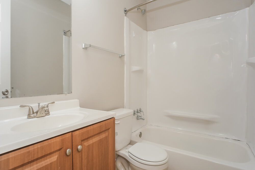 Building Photo - 732 Charter Oak Dr
