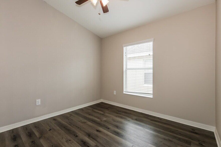 Building Photo - 10323 Holland Rd