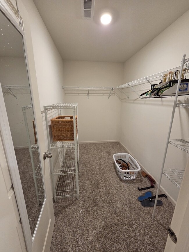 Building Photo - 1801 Turtle Creek Dr