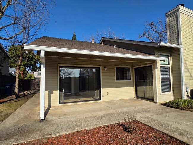 Building Photo - Super clean! 3 Bdrm, 2 Bath near Lembi Park