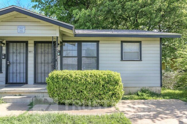 Building Photo - 507 Adams Ave