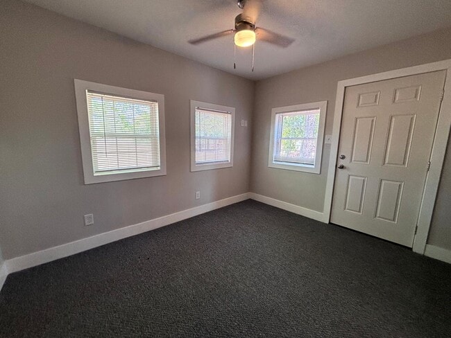 Building Photo - 575 Countrytown Dr