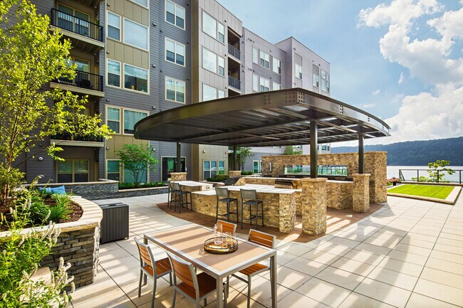 Building Photo - 79 Alexander St