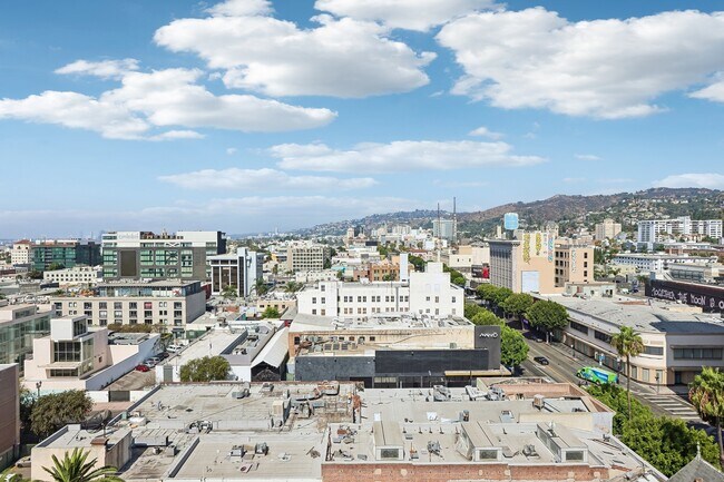 Building Photo - 1645 Vine St