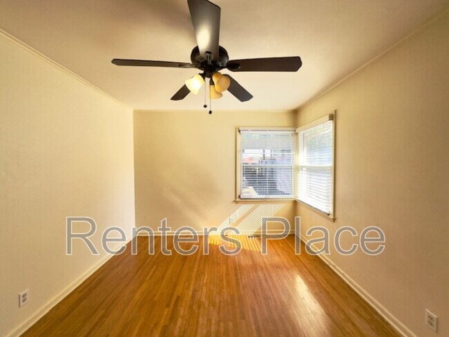 Building Photo - 5637 S Yorktown Pl