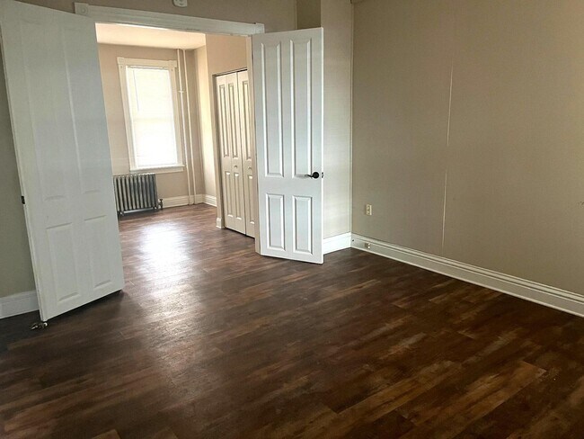 Building Photo - 216 Lehman St