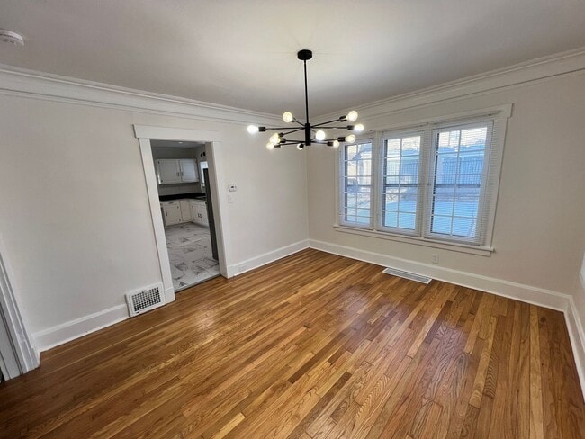 Building Photo - 3-Bedroom Home with Bonus Library/Office Near Local Attractions!