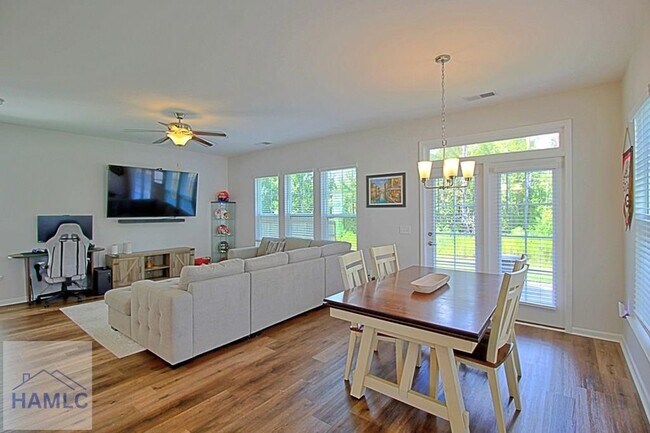 Building Photo - 232 Flagler Dr