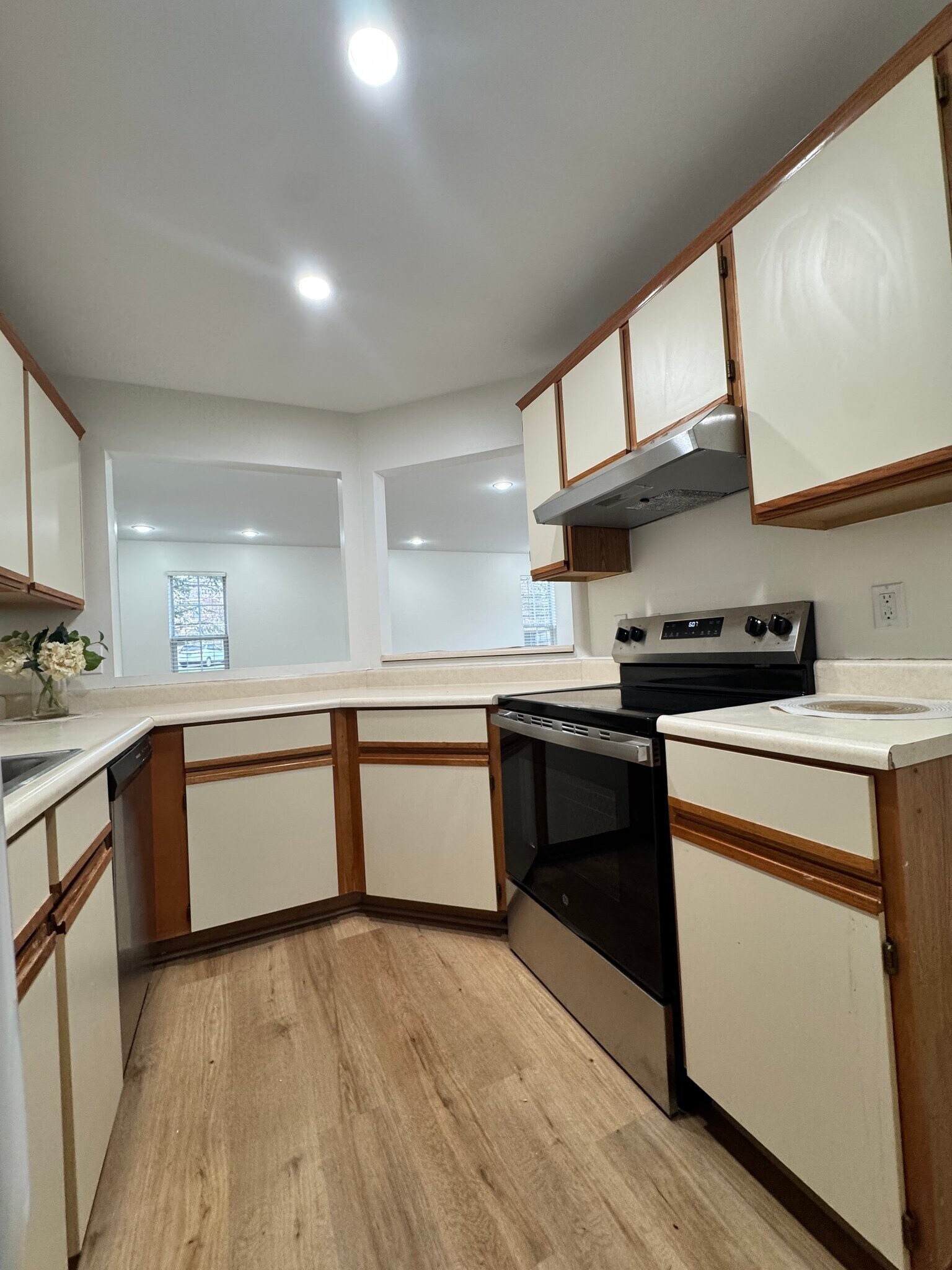 Building Photo - 249 Brookwood Dr